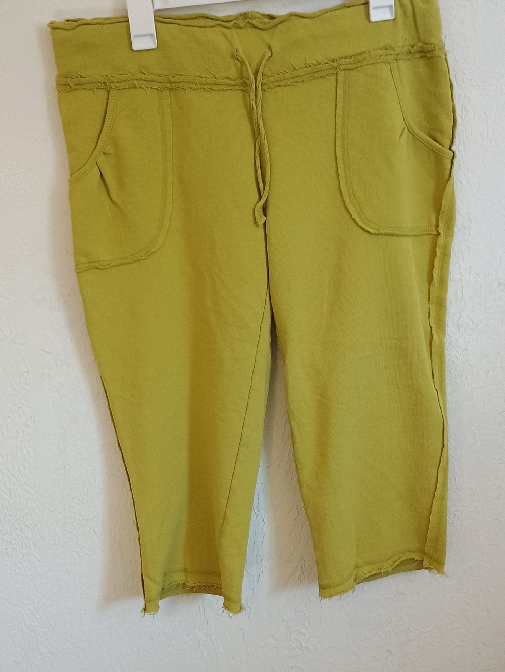 Women’s Olive Green Capris - Casual Drawstring Pocket Pants
